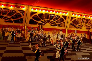 la course des garcons de cafe, musee des arts forains
