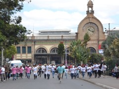 antanarivo-2013-waiters-race