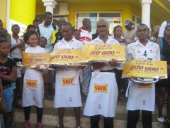 antanarivo-2013-waiters-race